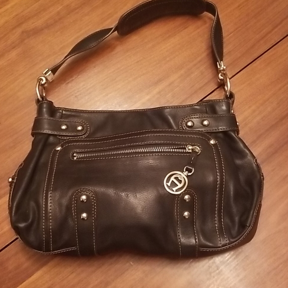 Etienne Aigner Handbags - Etienne Aigner beautiful leather purse!